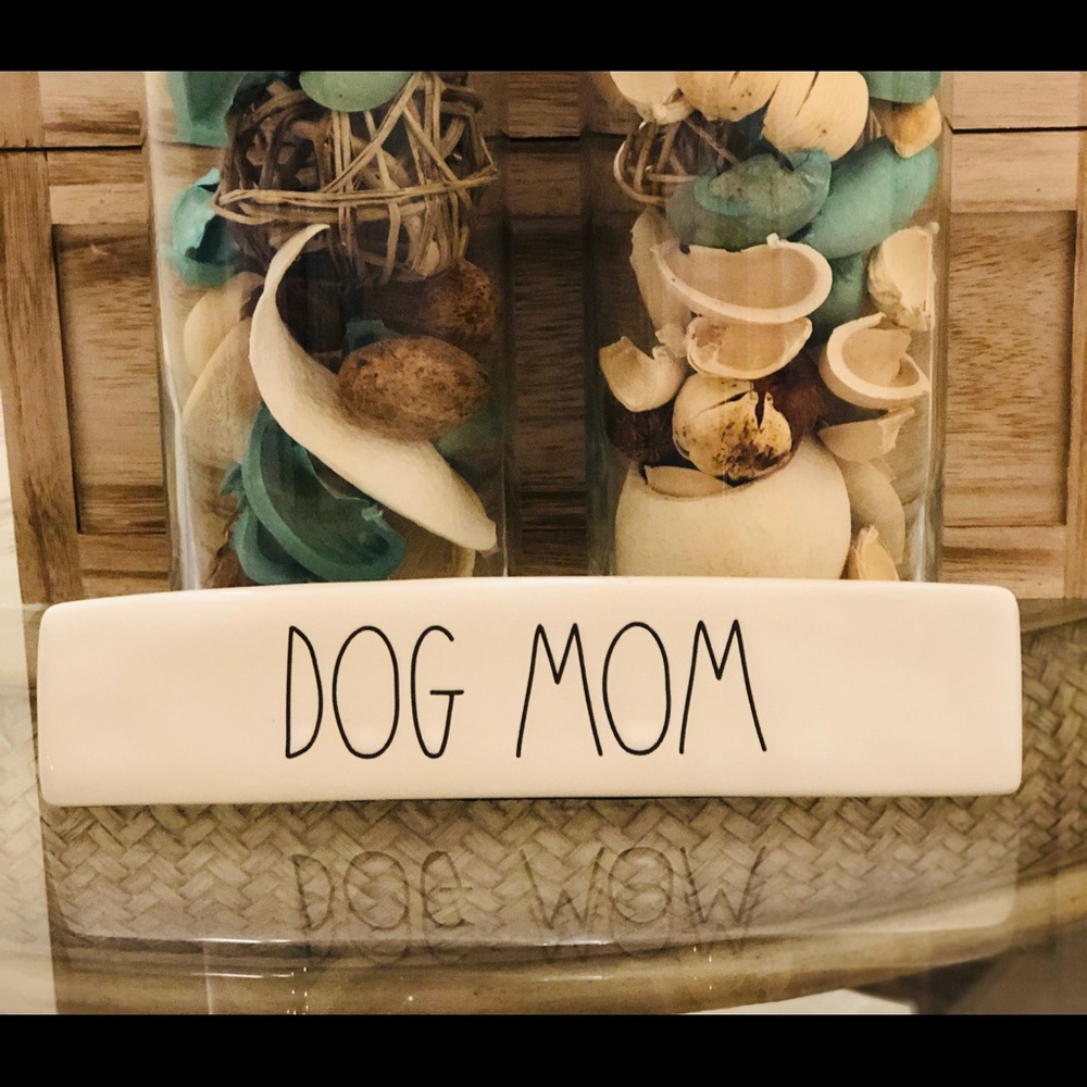 RAE DUNN "DOG MOM" White Desk Plaque Sign
